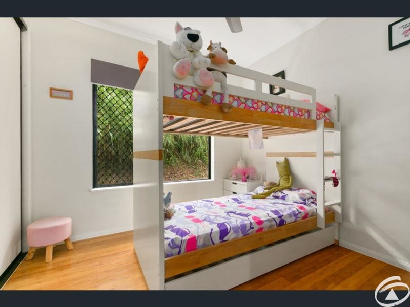3 Ellie Banning Close, Redlynch QLD 4870