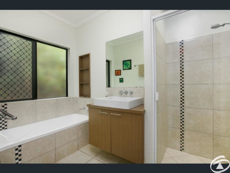 3 Ellie Banning Close, Redlynch QLD 4870
