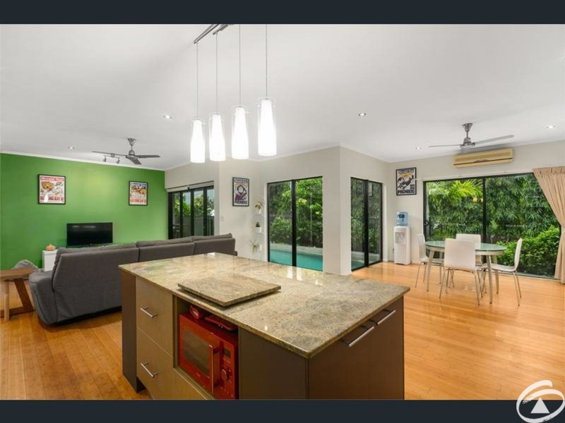3 Ellie Banning Close, Redlynch QLD 4870