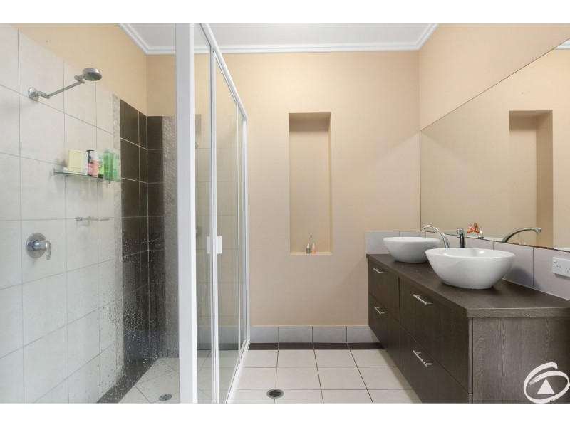 3 Ellie Banning Close, Redlynch QLD 4870