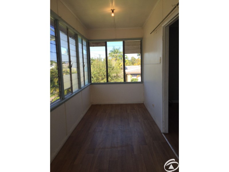 489 McCoombe Street, Mooroobool QLD 4870