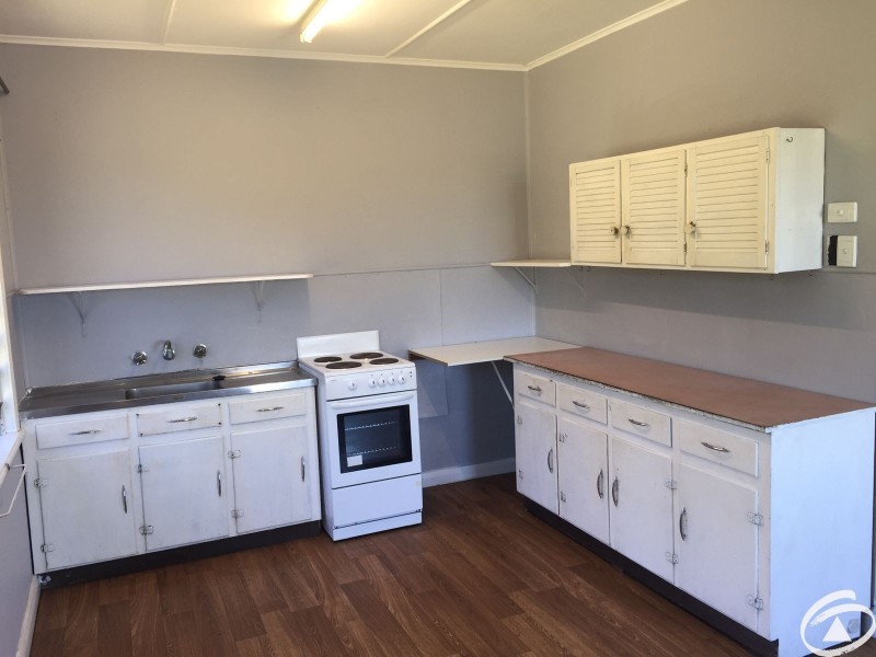 489 McCoombe Street, Mooroobool QLD 4870