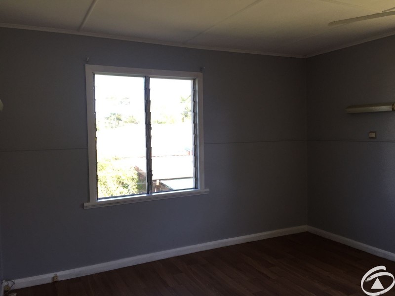 489 McCoombe Street, Mooroobool QLD 4870