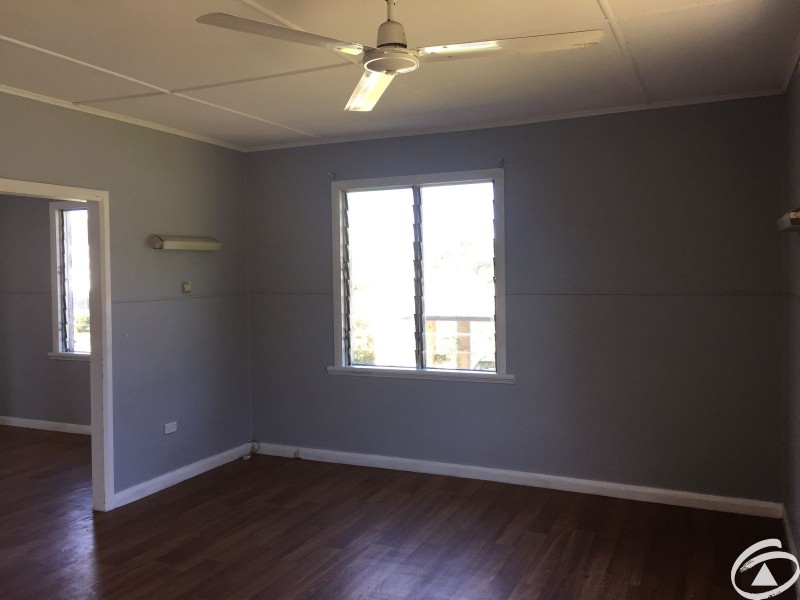 489 McCoombe Street, Mooroobool QLD 4870