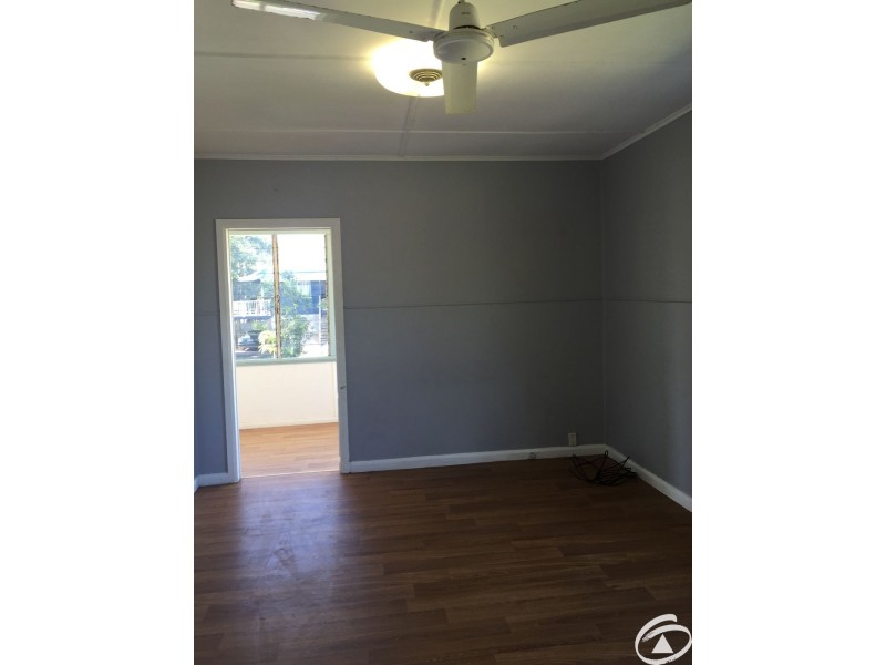 489 McCoombe Street, Mooroobool QLD 4870