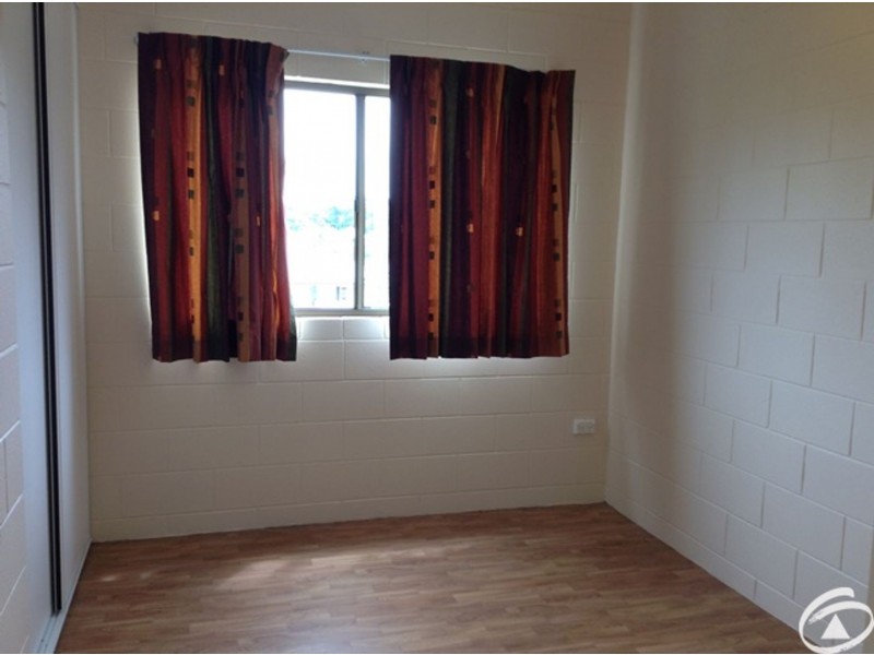 24/215 McLeod Street, Cairns North QLD 4870