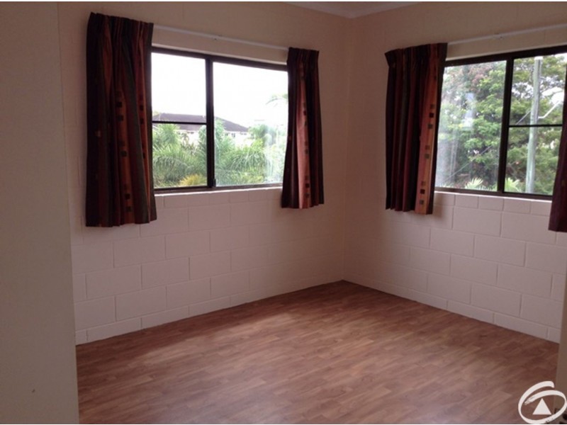 24/215 McLeod Street, Cairns North QLD 4870