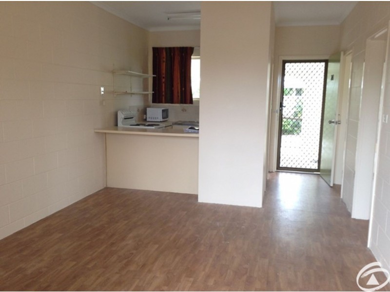 24/215 McLeod Street, Cairns North QLD 4870
