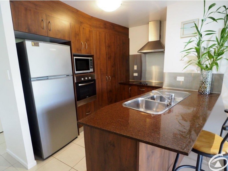 6/349-351 Lake Street, Cairns North QLD 4870