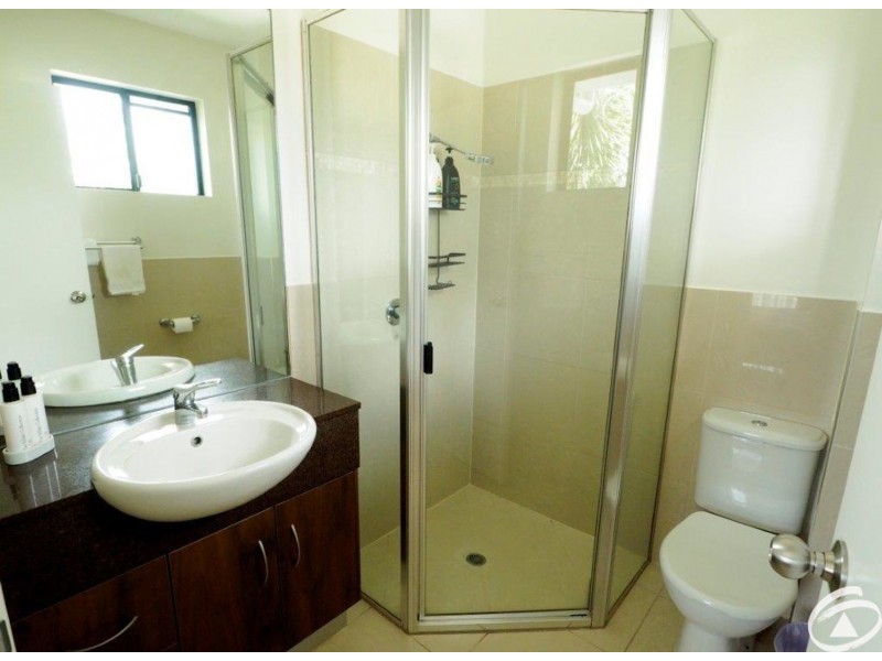 6/349-351 Lake Street, Cairns North QLD 4870
