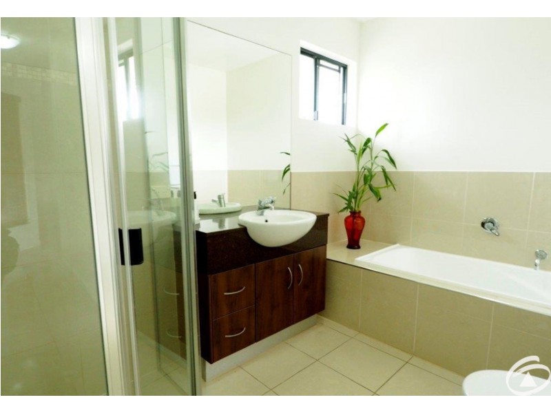 6/349-351 Lake Street, Cairns North QLD 4870