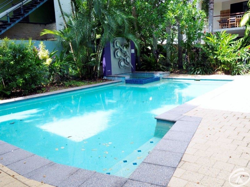 6/349-351 Lake Street, Cairns North QLD 4870