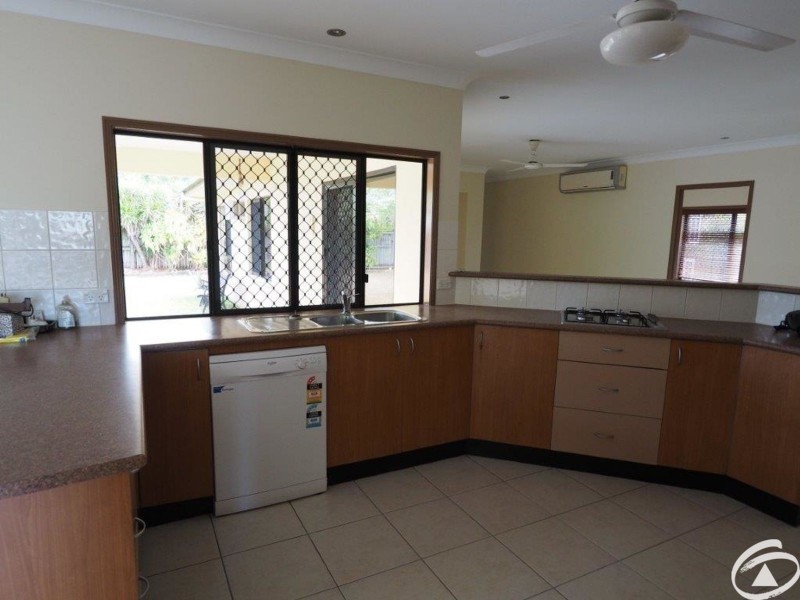 23 Larsen Road, Redlynch QLD 4870