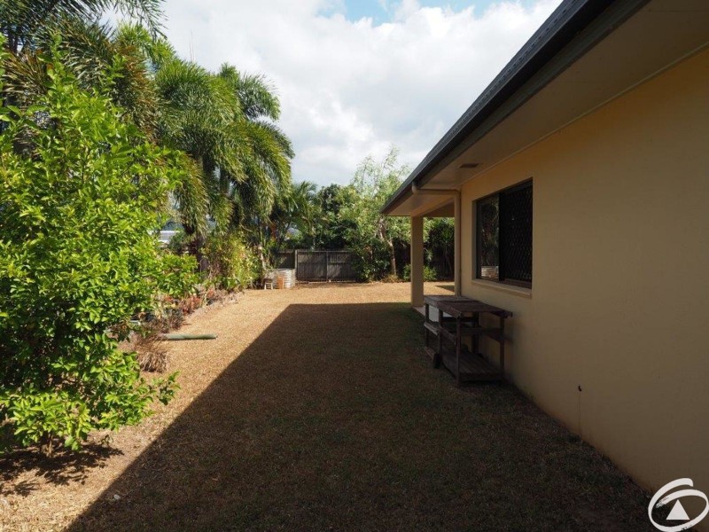 23 Larsen Road, Redlynch QLD 4870