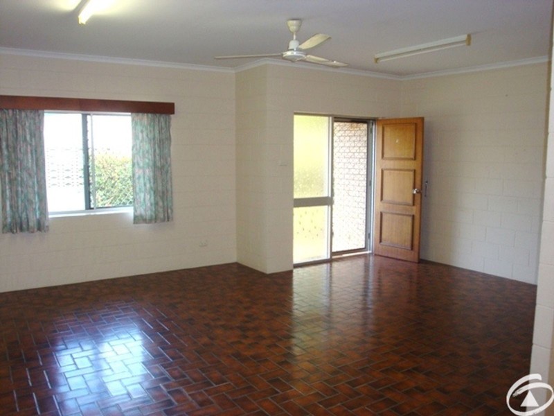 1/38 Miles Street, Manoora QLD 4870