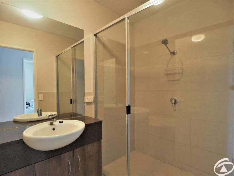 10/349-351 Lake Street, Cairns North QLD 4870