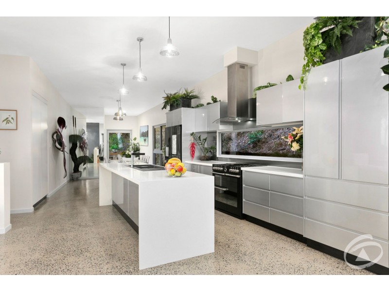 27/9 Savaii Close, Palm Cove QLD 4879