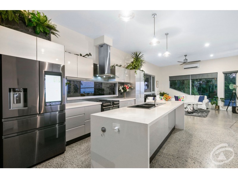 27/9 Savaii Close, Palm Cove QLD 4879