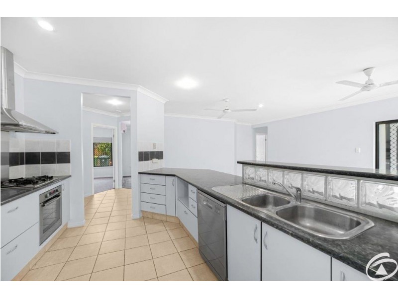 7 Tradewinds Close, Redlynch QLD 4870
