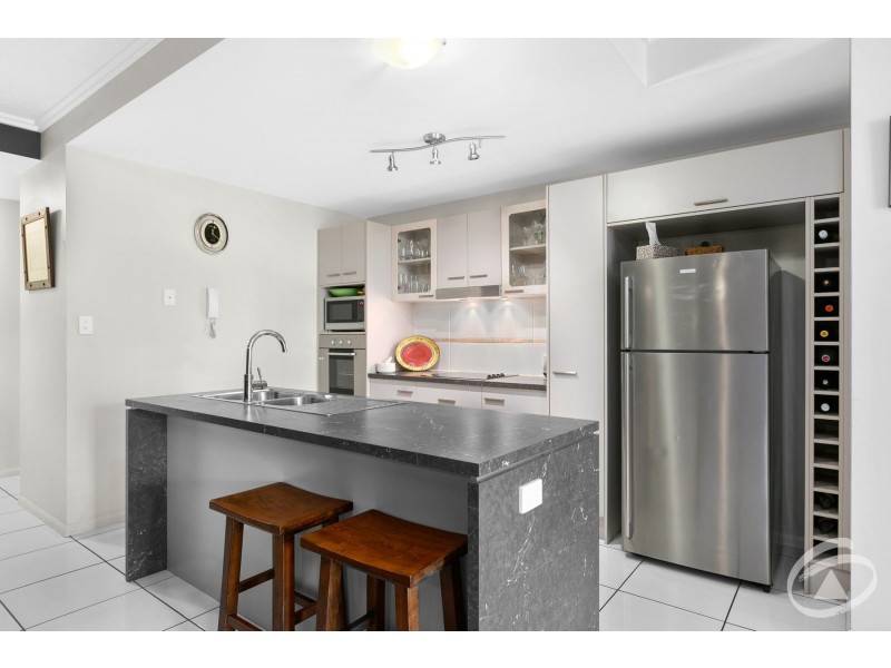 7/9-15 McLean Street, Cairns North QLD 4870