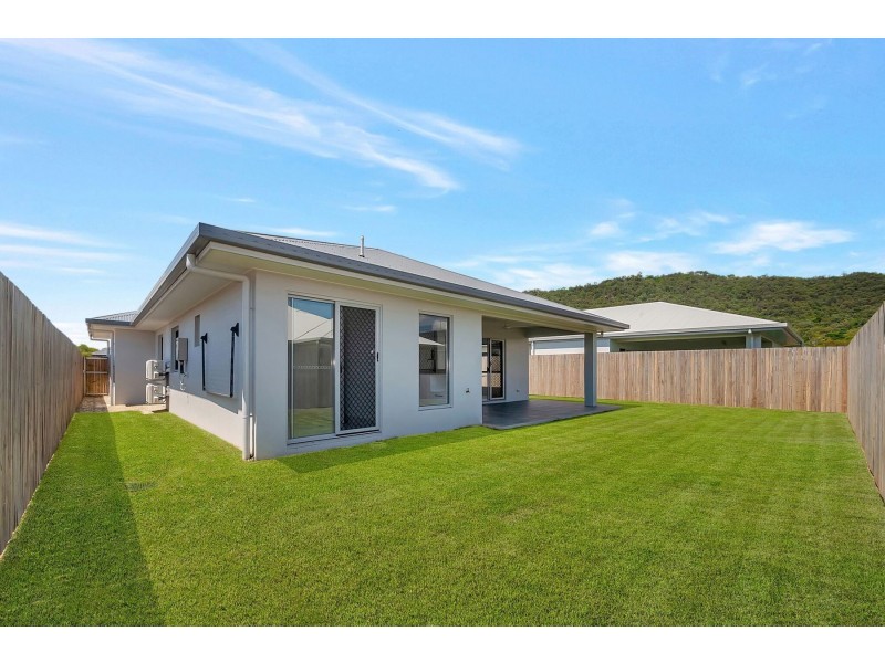 30  Master Circuit, Trinity Beach QLD 4879
