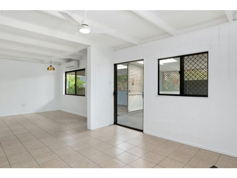 32 Anderson Street, Trinity Beach QLD 4879