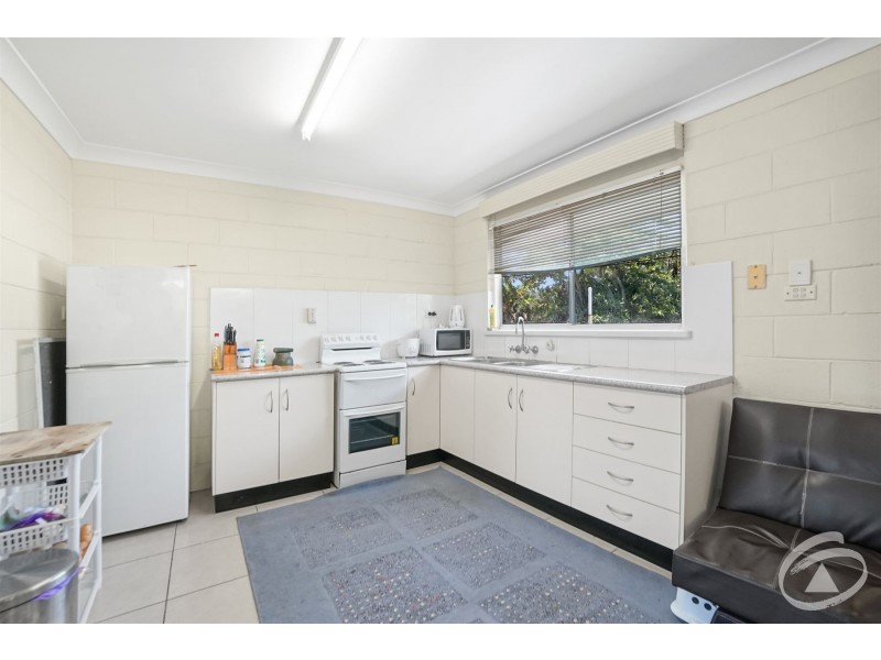 24 Creedy Street, Westcourt QLD 4870