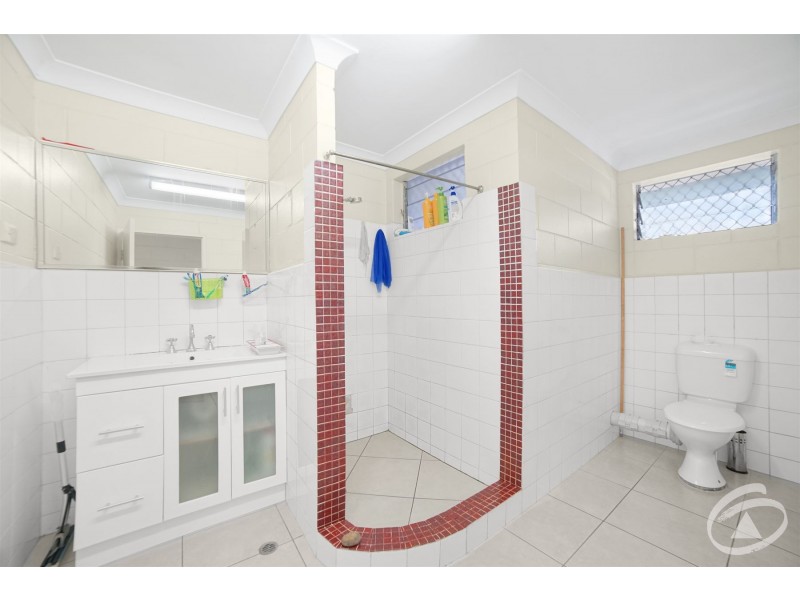 24 Creedy Street, Westcourt QLD 4870