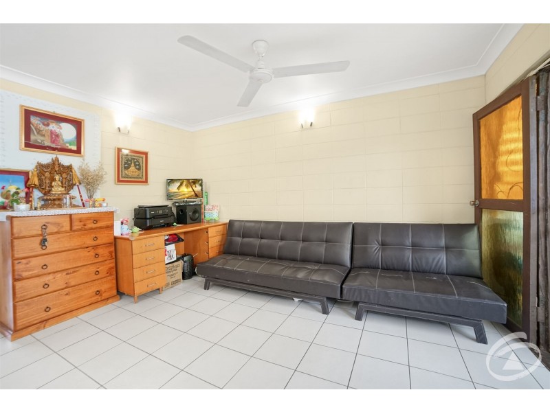 24 Creedy Street, Westcourt QLD 4870