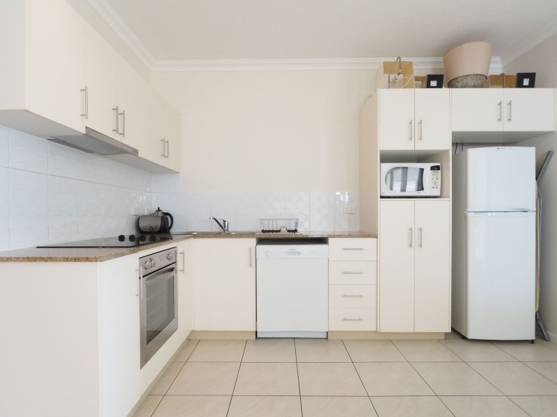 8/210 Grafton Street, Cairns North QLD 4870