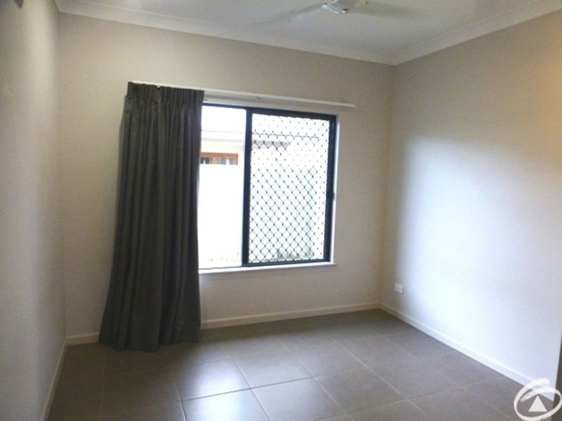 2/7 Kingsley Close, White Rock QLD 4868