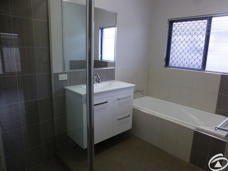 2/7 Kingsley Close, White Rock QLD 4868