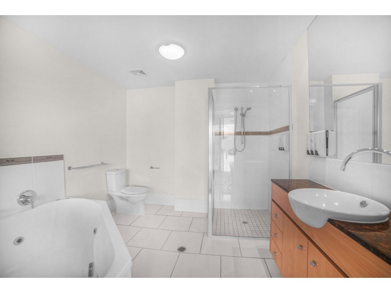 1202/2-4 Lake Street, Cairns City QLD 4870