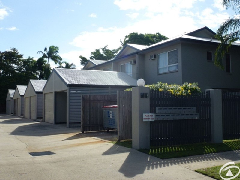 12/189-193 Buchan Street, Bungalow QLD 4870