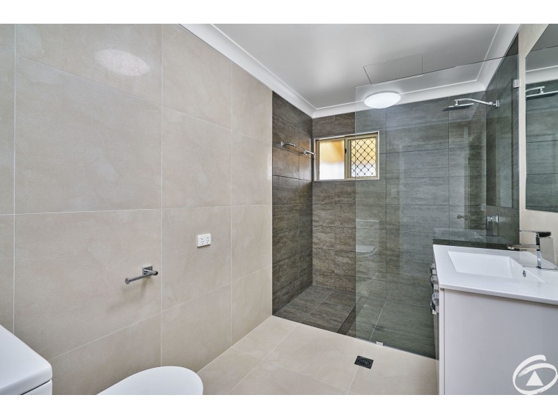 5B Lumley, Parramatta Park QLD 4870