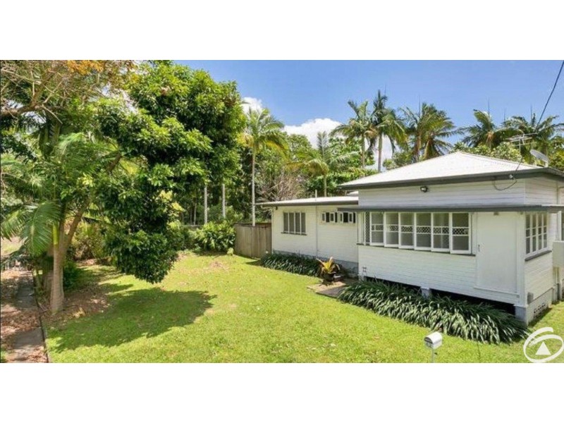 1/42 Lily Street, Cairns North QLD 4870