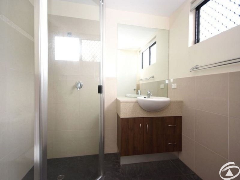 19/351 Lake Street, Cairns North QLD 4870