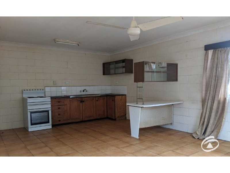 2/26 Creedy Street, Westcourt QLD 4870