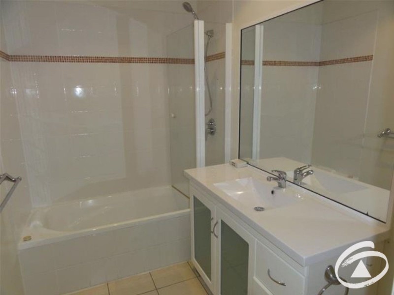 2/9 Grantala Street, Manoora QLD 4870