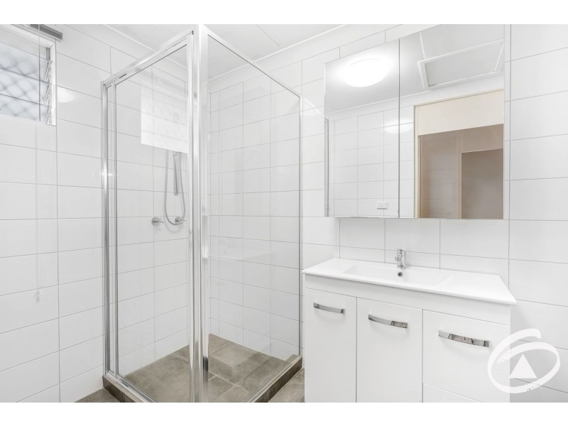 8/120 Greenslopes Street, Edge Hill QLD 4870