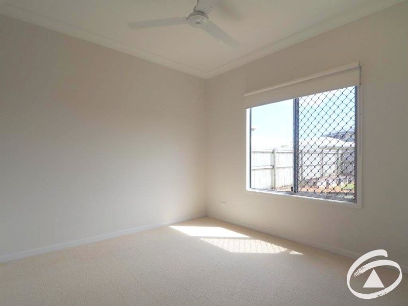 8 Icefire Quay, Trinity Park QLD 4879