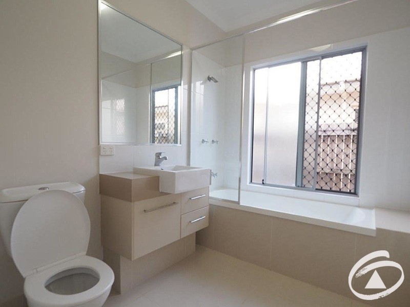 8 Icefire Quay, Trinity Park QLD 4879