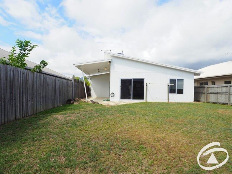 8 Icefire Quay, Trinity Park QLD 4879