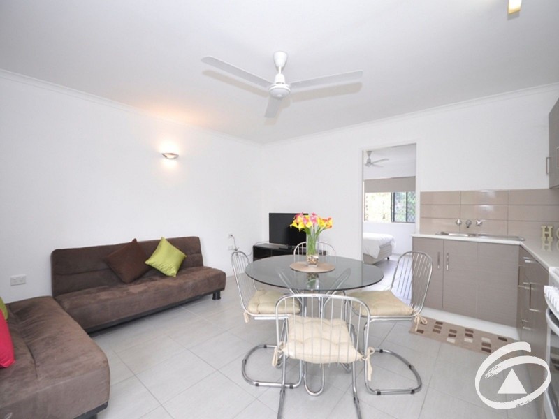 9/2 McPherson Close, Edge Hill QLD 4870