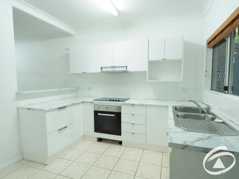 2/7 Macilwraith Street, Manoora QLD 4870
