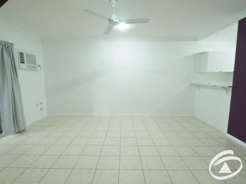 2/7 Macilwraith Street, Manoora QLD 4870