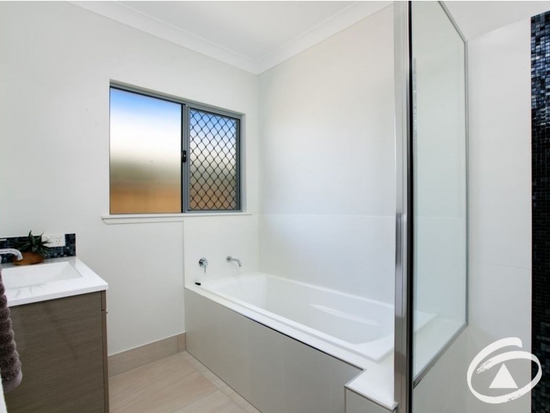 12 Midship Street, Trinity Beach QLD 4879