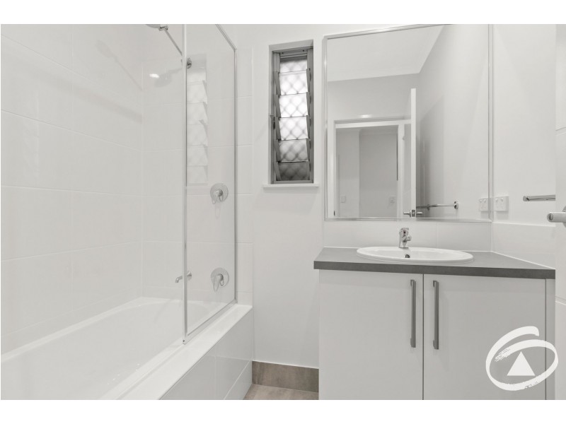 2/8 Macaranga Road, Bentley Park QLD 4869