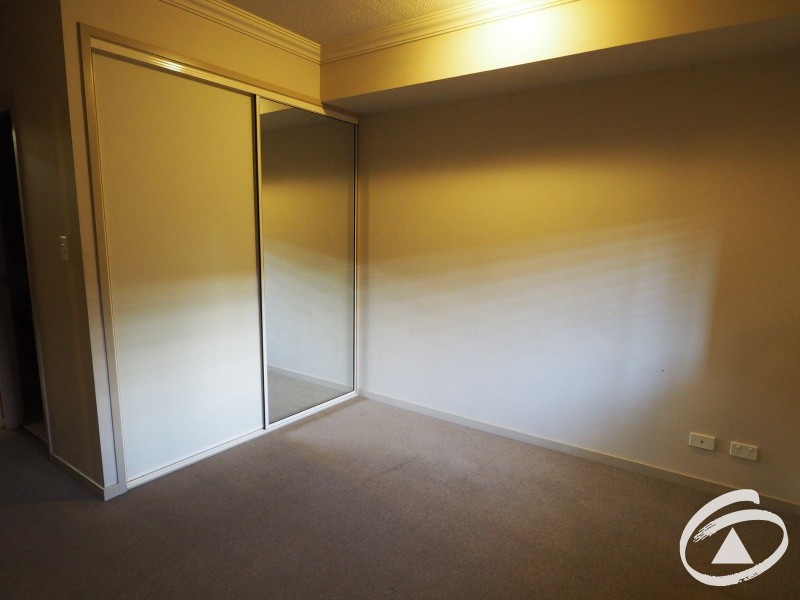 202/2-8 Centenary Close, Manoora QLD 4870