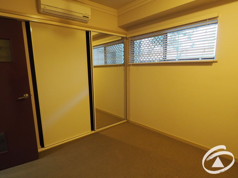 202/2-8 Centenary Close, Manoora QLD 4870